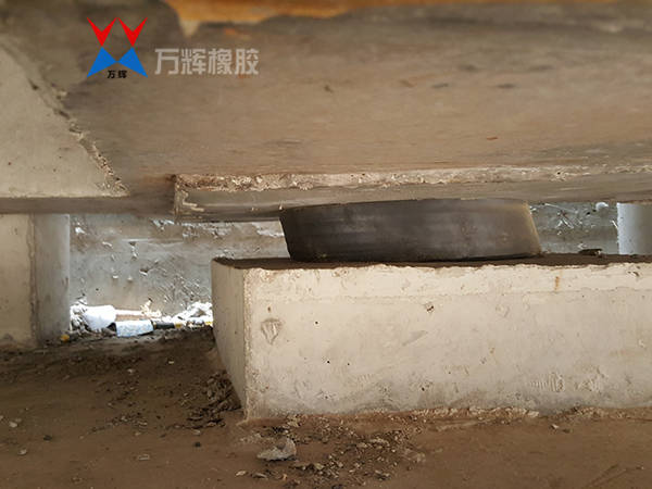 支座壓偏2